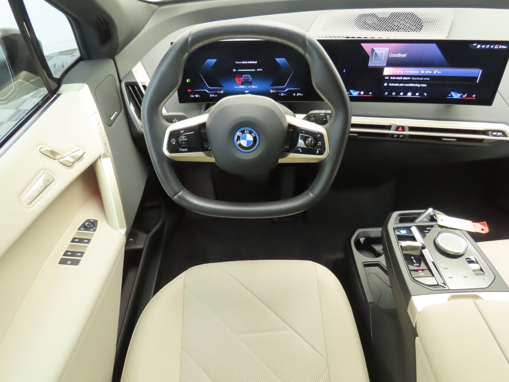 Thumbnail: 2024 BMW iX - 10