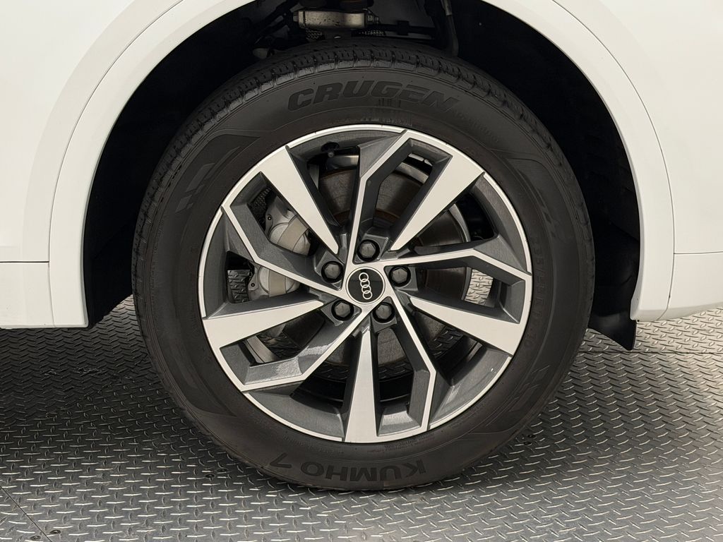 Thumbnail: 2023 Audi Q5 - 8