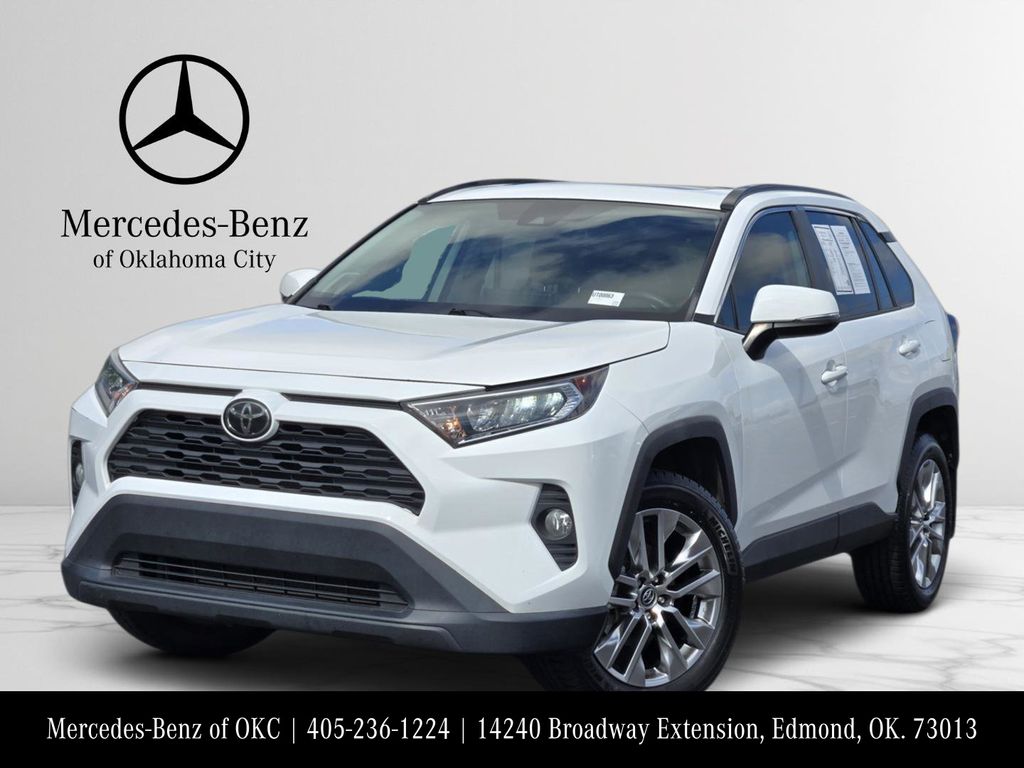 Super White 2019 Toyota RAV4 SUV / Crossover Front-Wheel Drive 8-Speed Automatic