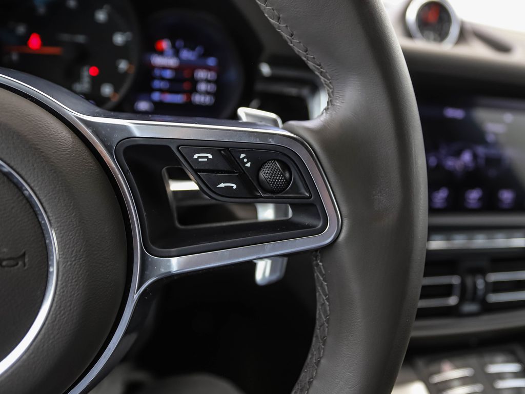 Thumbnail: 2020 Porsche Macan - 13