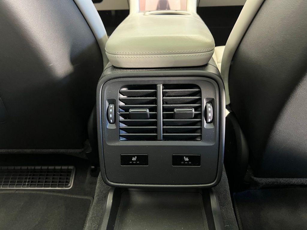 Thumbnail: 2020 Porsche Taycan - 17