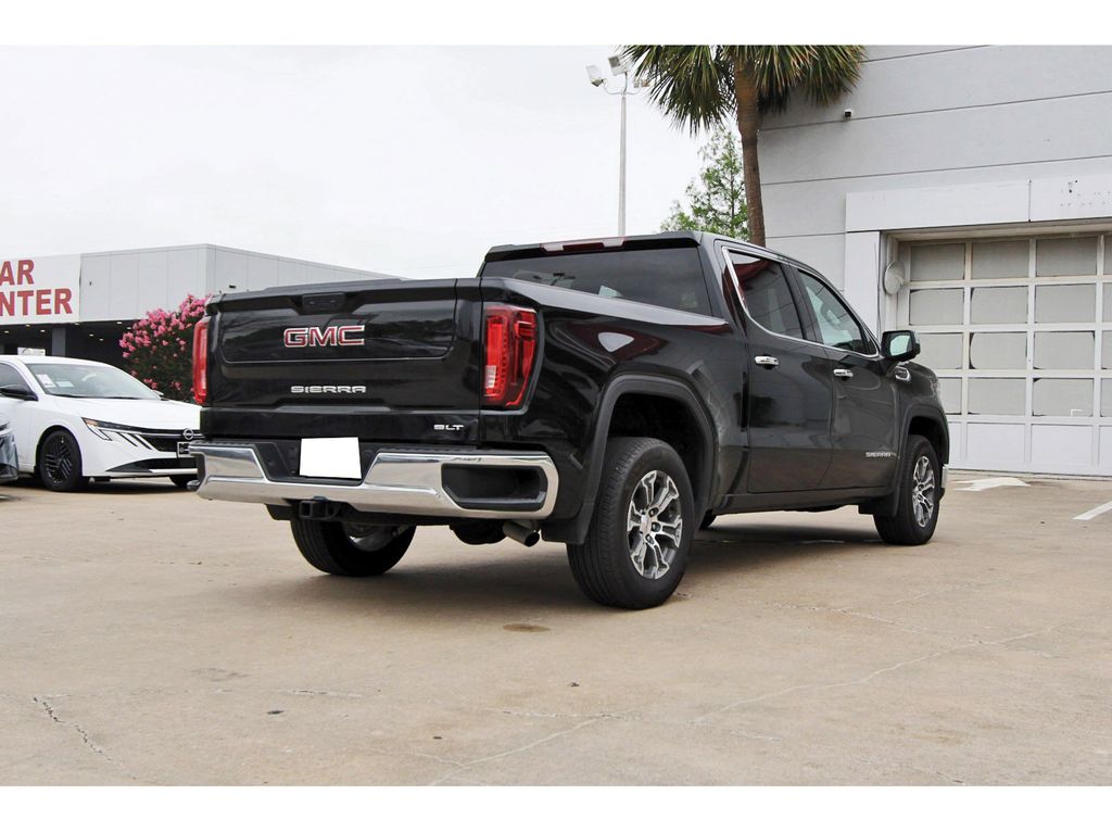 2025 GMC Sierra 1500 SLT - 3