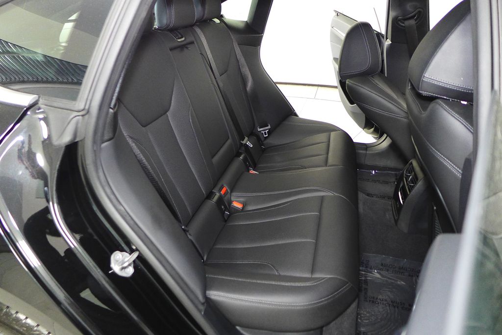 Thumbnail: 2023 BMW i4 - 20