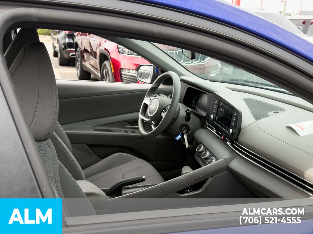 Used 2024 Blue Hyundai SE image 11