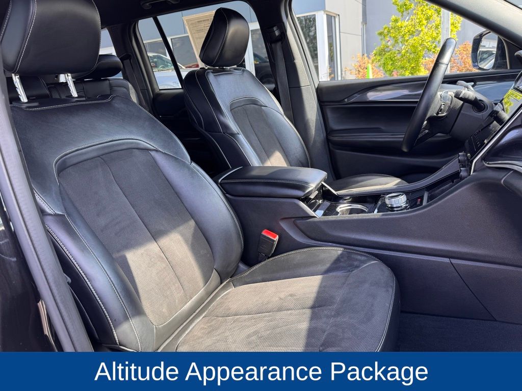 2022 Jeep Grand Cherokee Altitude