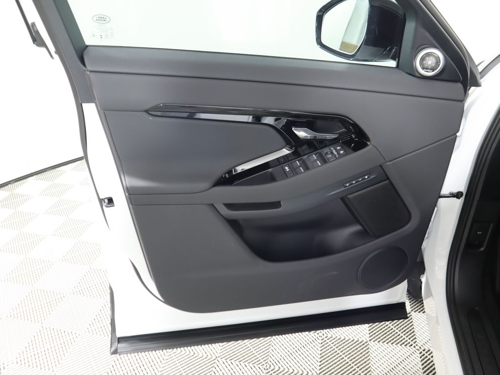 Thumbnail: 2026 Land Rover Range Rover Evoque - 24