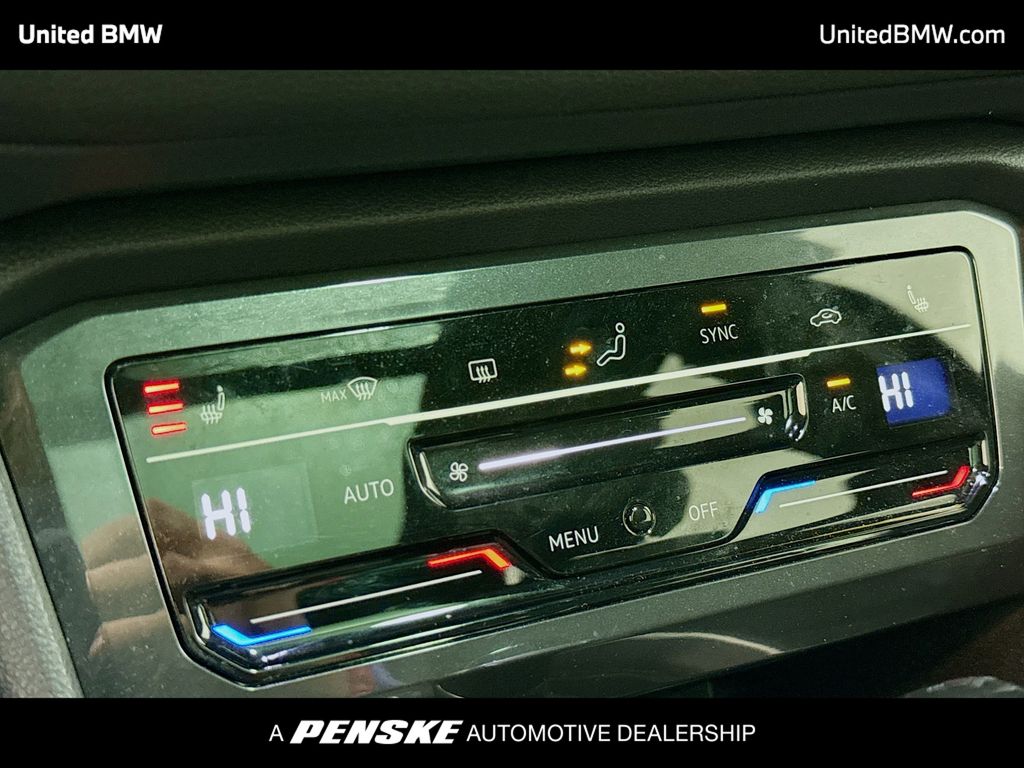 Thumbnail: 2022 Volkswagen Tiguan - 10