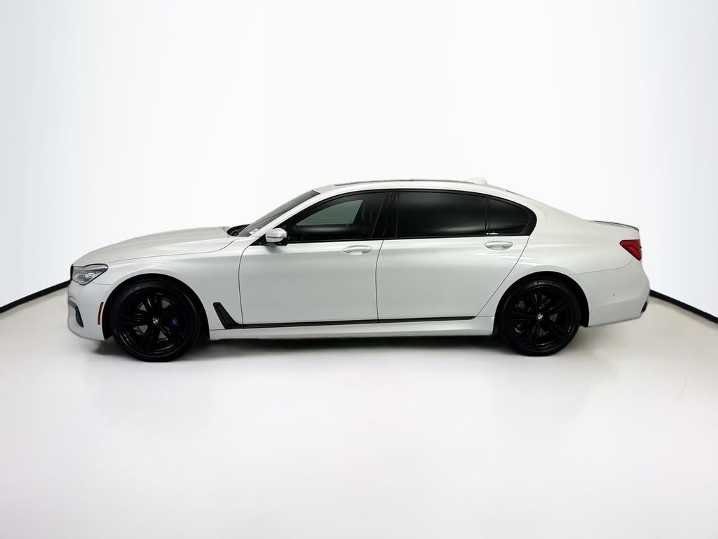 Thumbnail: 2018 BMW 7 Series - 8