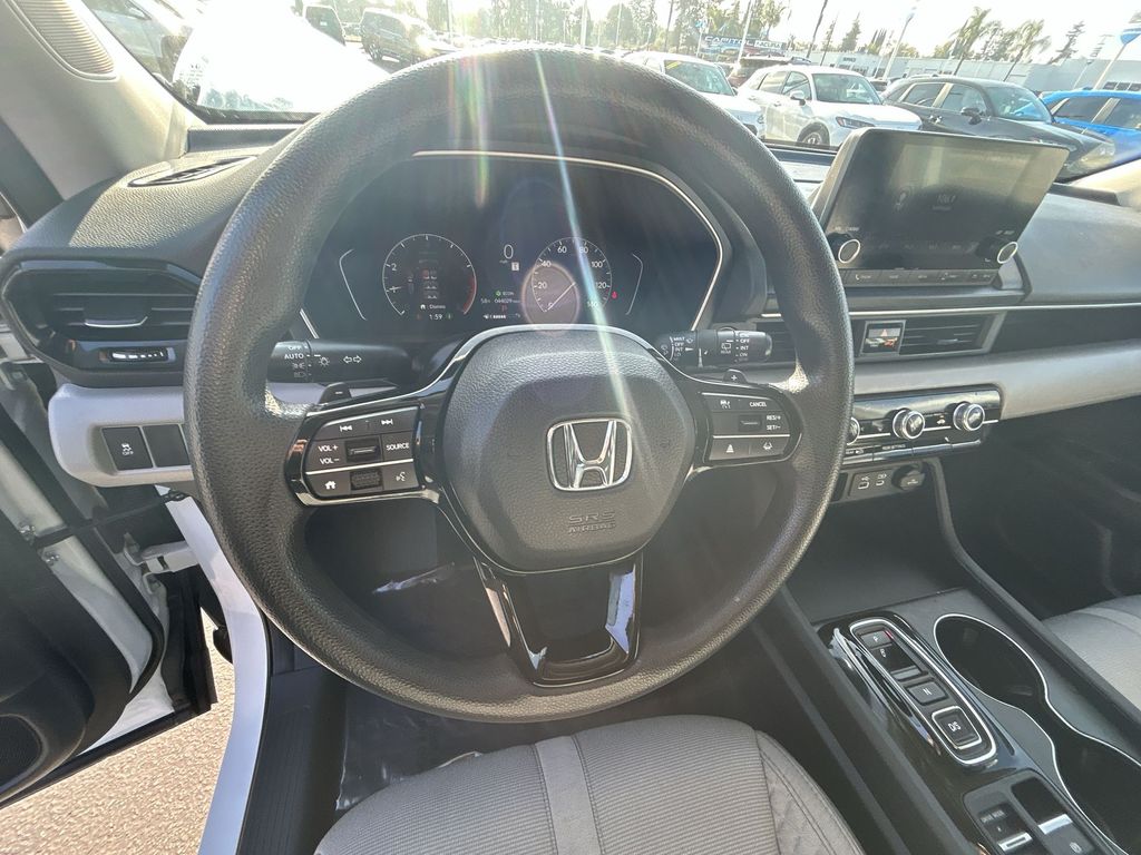 Thumbnail: 2023 Honda Pilot - 14