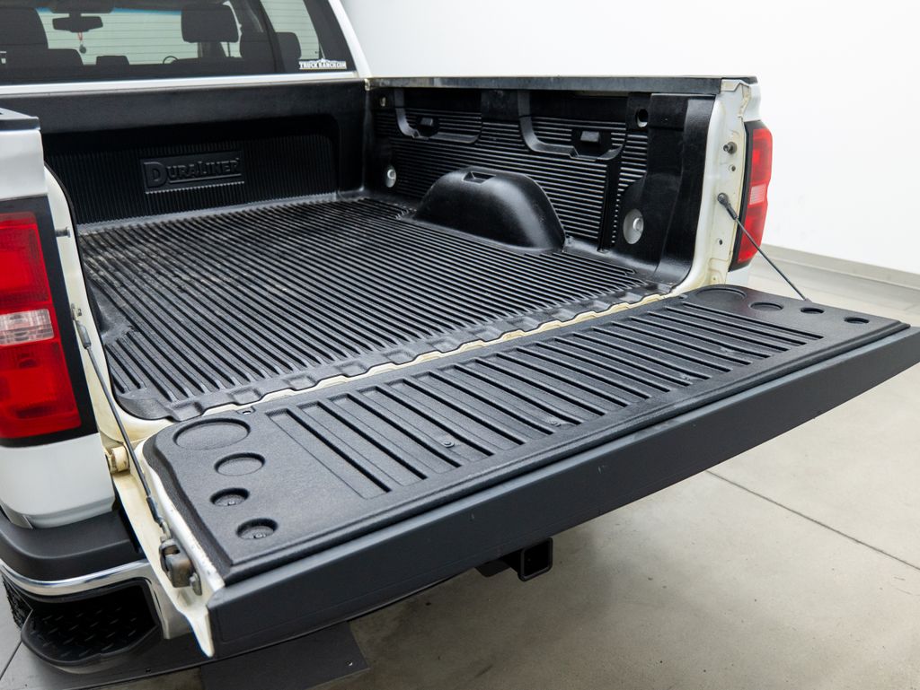 2019 White Chevrolet Silverado 2500HD LT 4X4 Truck
