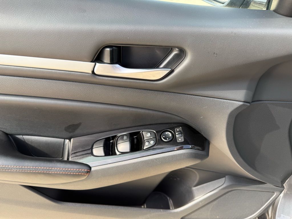 Thumbnail: 2024 Nissan Altima - 10