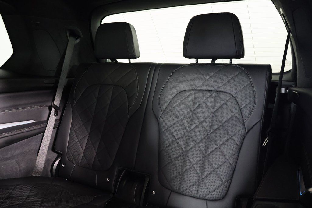 Thumbnail: 2023 BMW X7 - 12