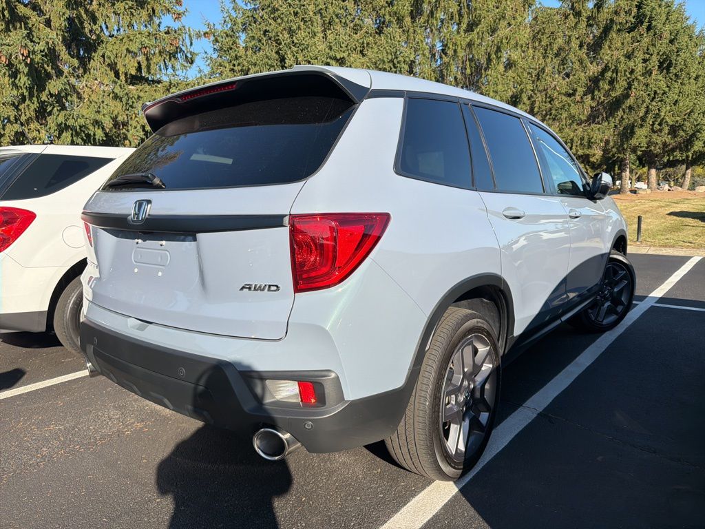 Thumbnail: 2023 Honda Passport - 3