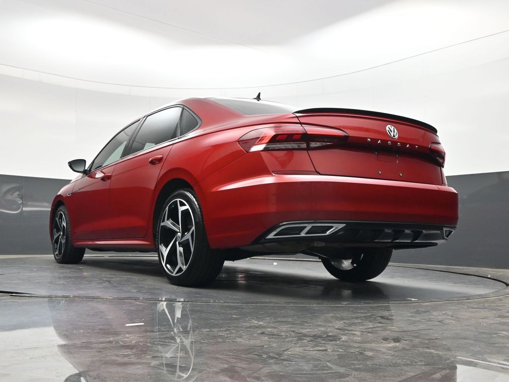 Used 2021  Volkswagen 2.0T R-Line image 37