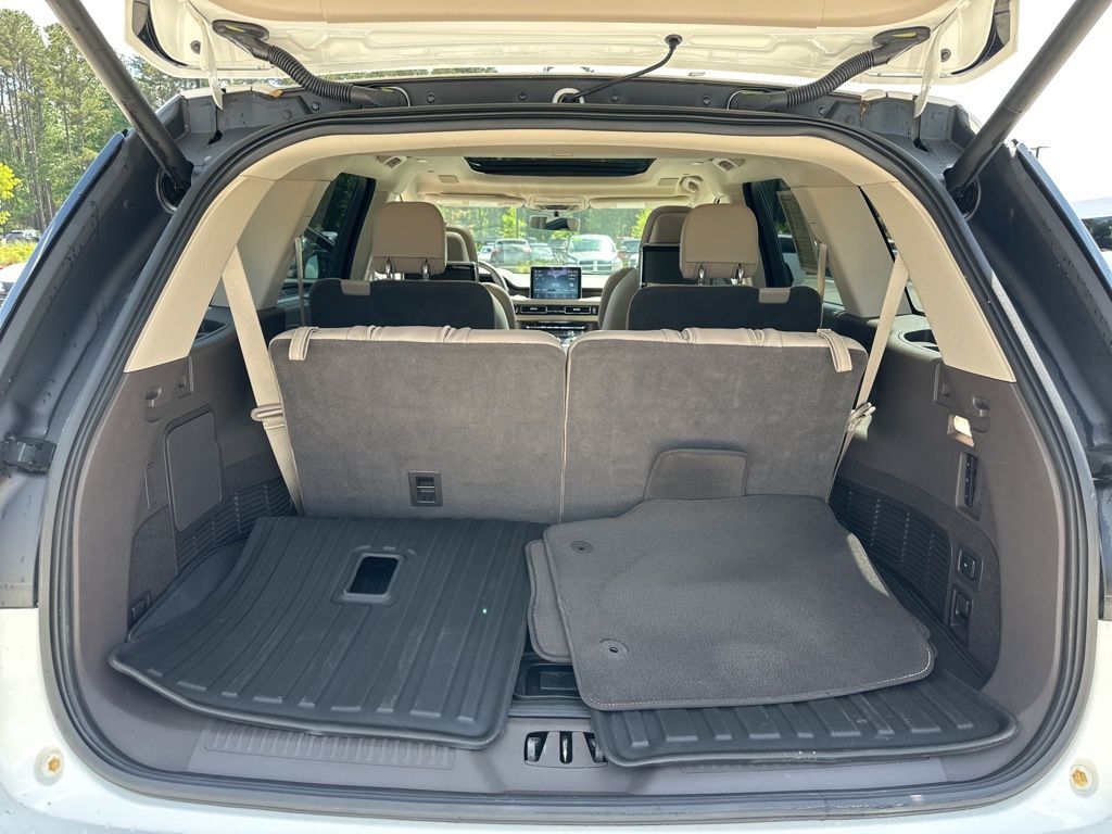 2021 Pristine White Lincoln Aviator Reserve AWD SUV