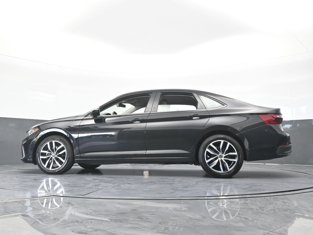 Used 2025 Black Volkswagen 1.5T SE image 54