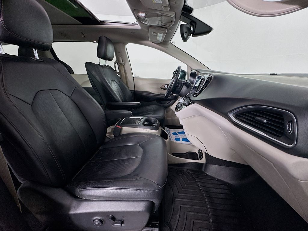 Used Car 2019 Chrysler Pacifica  Touring L Plus For Sale Under $20,000 In Austin, Texas