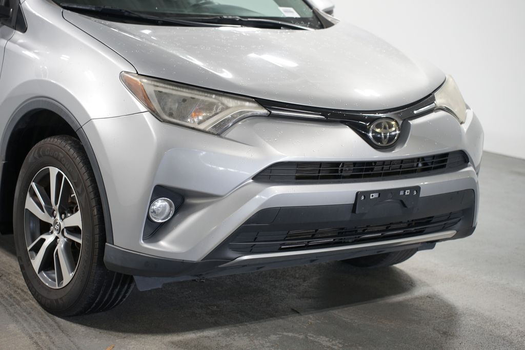 Thumbnail: 2018 Toyota RAV4 - 4