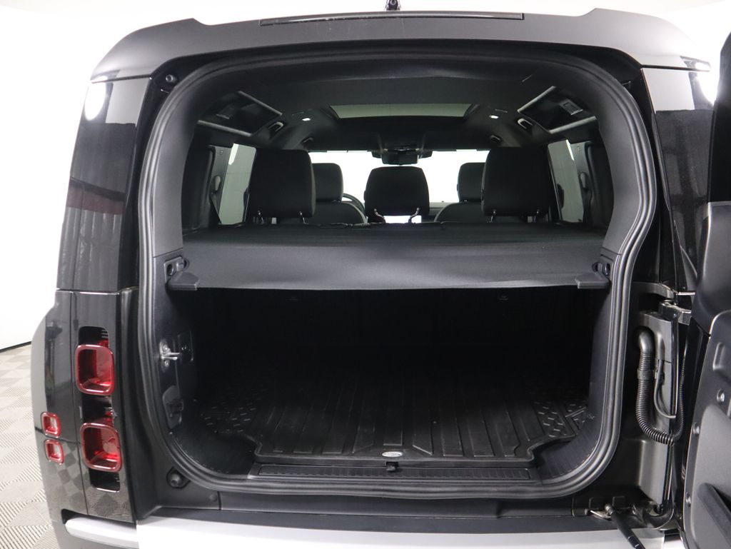 Thumbnail: 2025 Land Rover Defender - 29