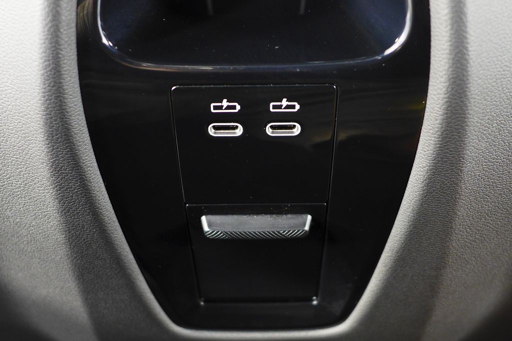 Thumbnail: 2023 BMW iX - 22