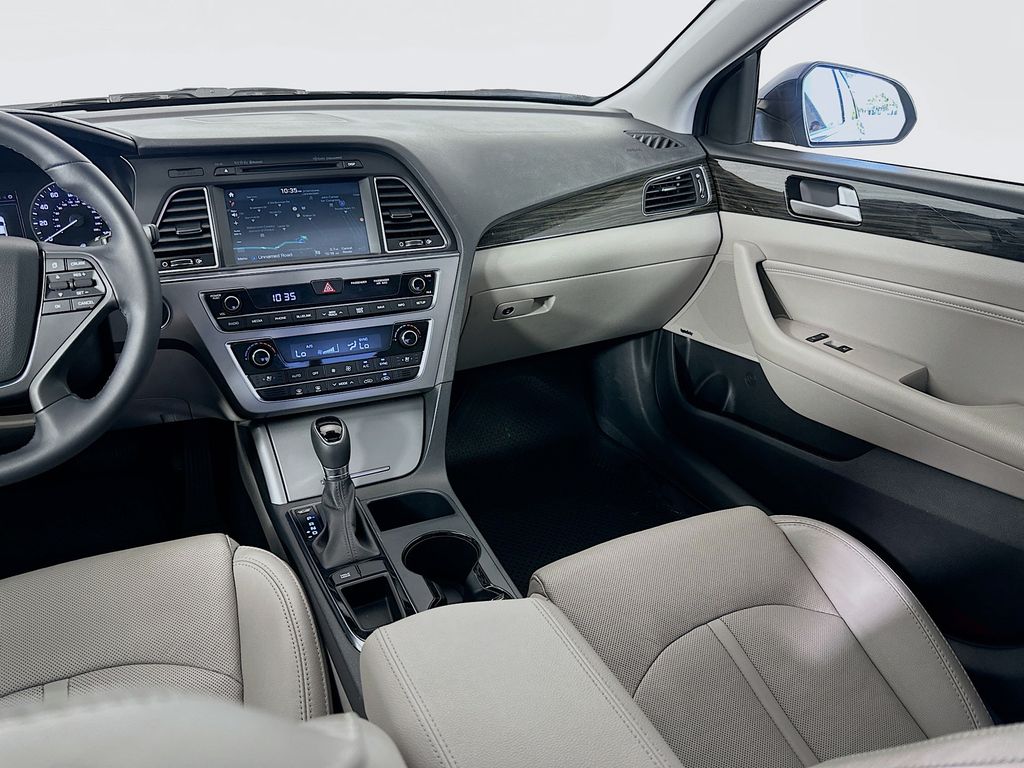 Thumbnail: 2017 Hyundai Sonata - 25