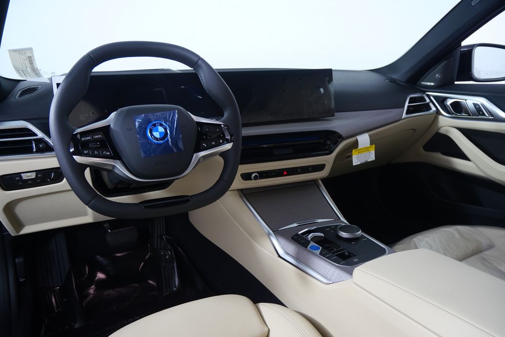 2025 BMW i4 eDrive40 18