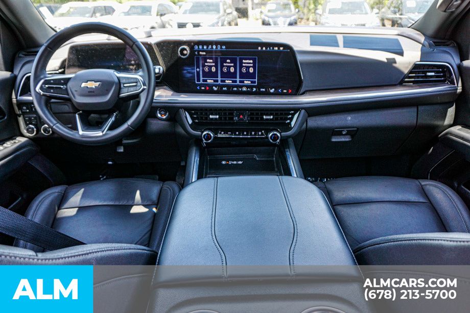 Used 2025 Gray Chevrolet LT image 28