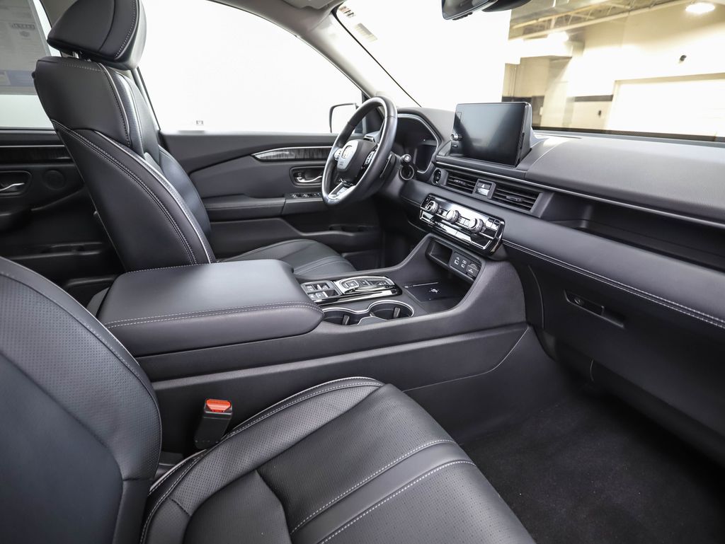 Thumbnail: 2023 Honda Pilot - 30