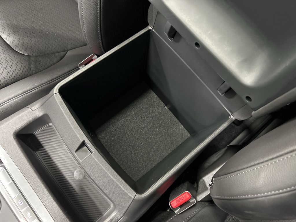 new 2026 Kia Carnival Hybrid car, priced at $52,865