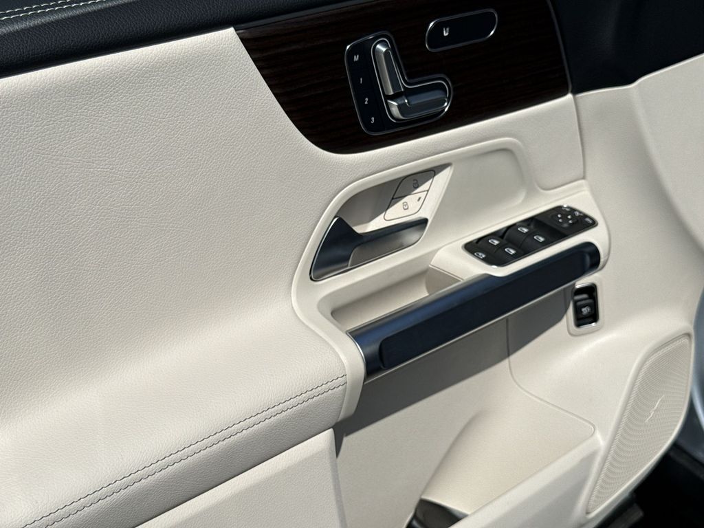 Thumbnail: 2026 Mercedes-Benz GLB - 28