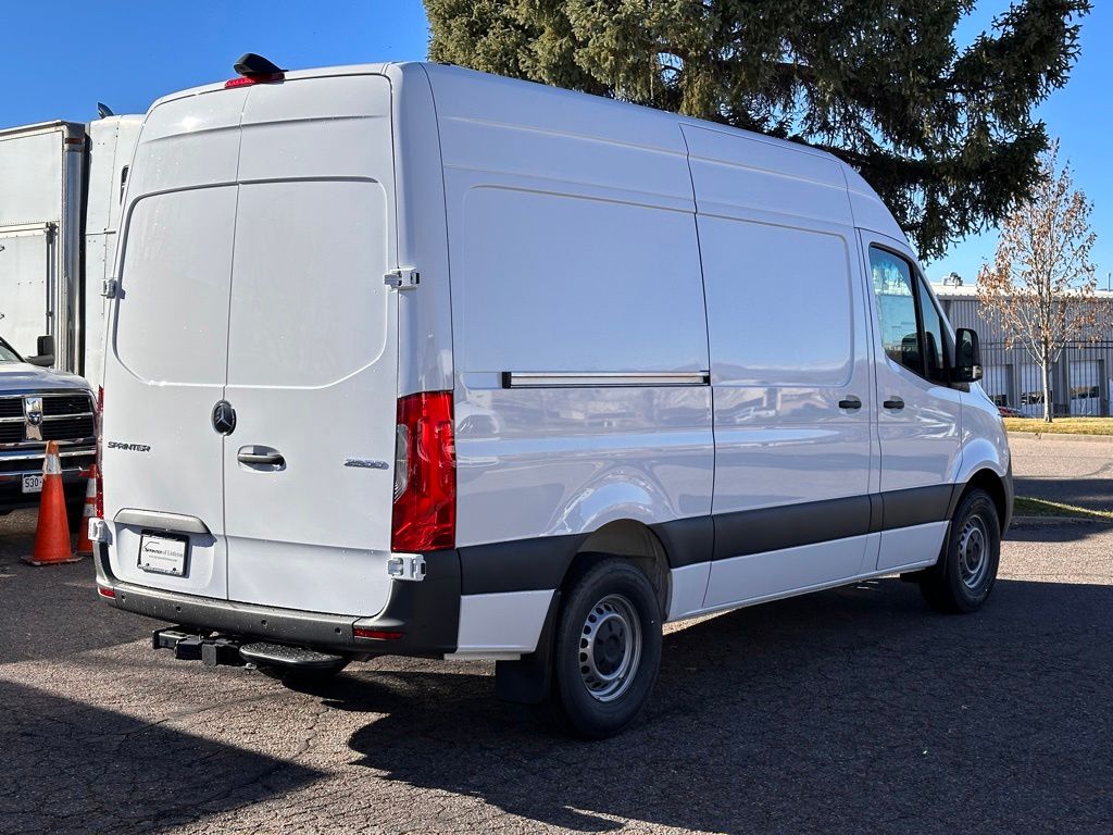 2024 Mercedes-Benz Sprinter 2500 Cargo 144 WB 2