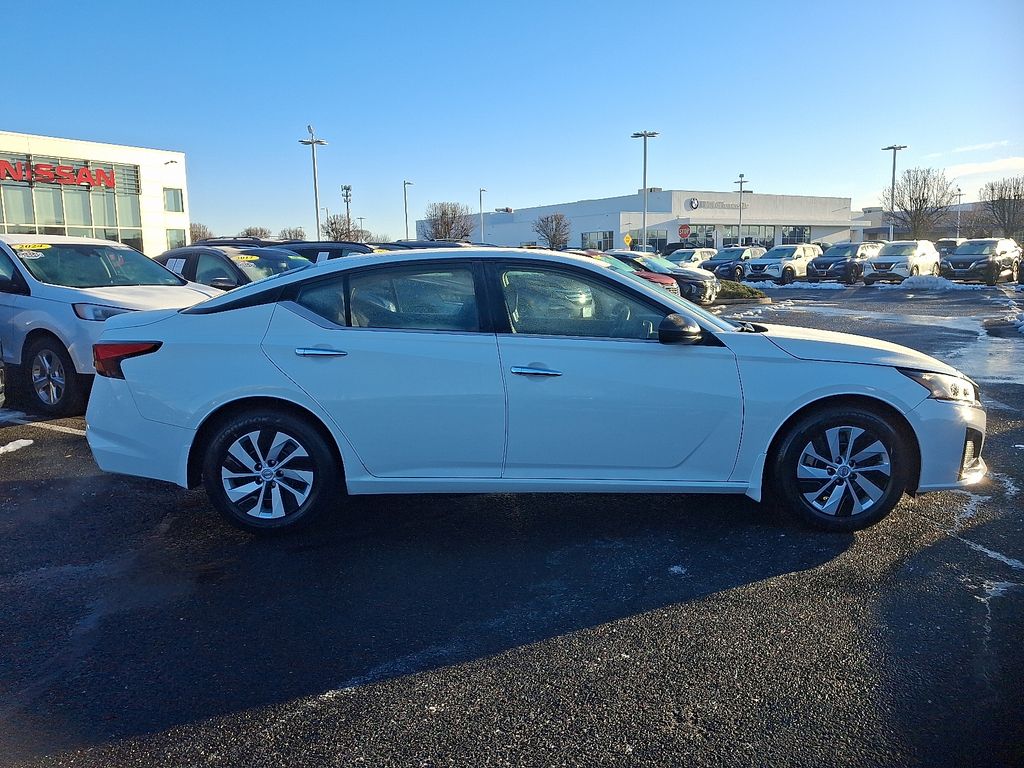 Thumbnail: 2025 Nissan Altima - 7