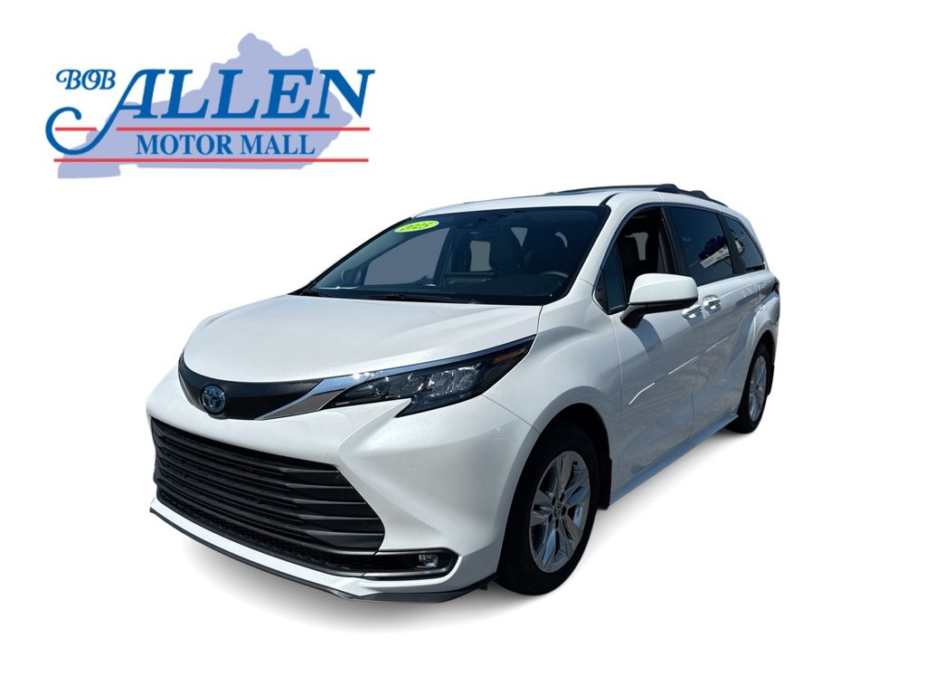 2025 Toyota Sienna XLE