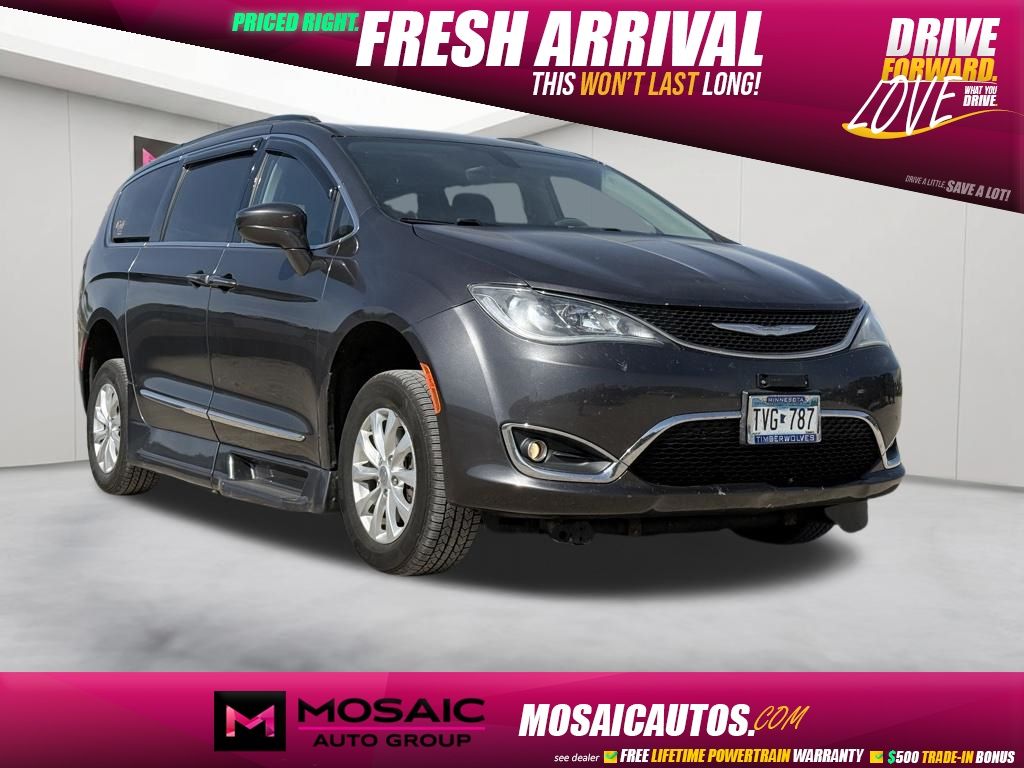 Used 2017 Chrysler Pacifica Touring L Vans