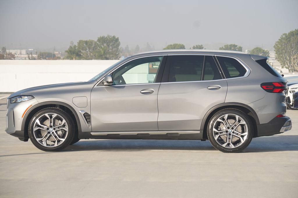 Thumbnail: 2026 BMW X5 - 4