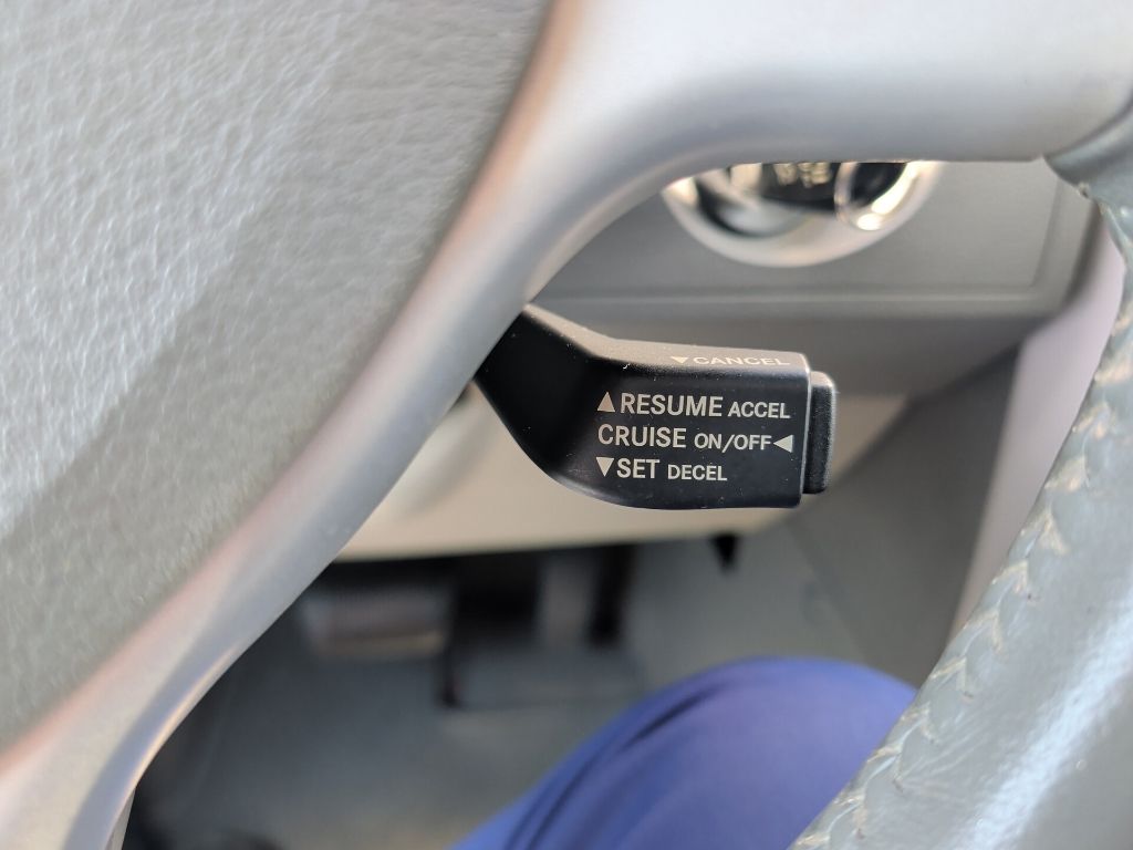 2010 Bright Silver Metallic Clearcoat Dodge Grand Caravan Hero FWD Van