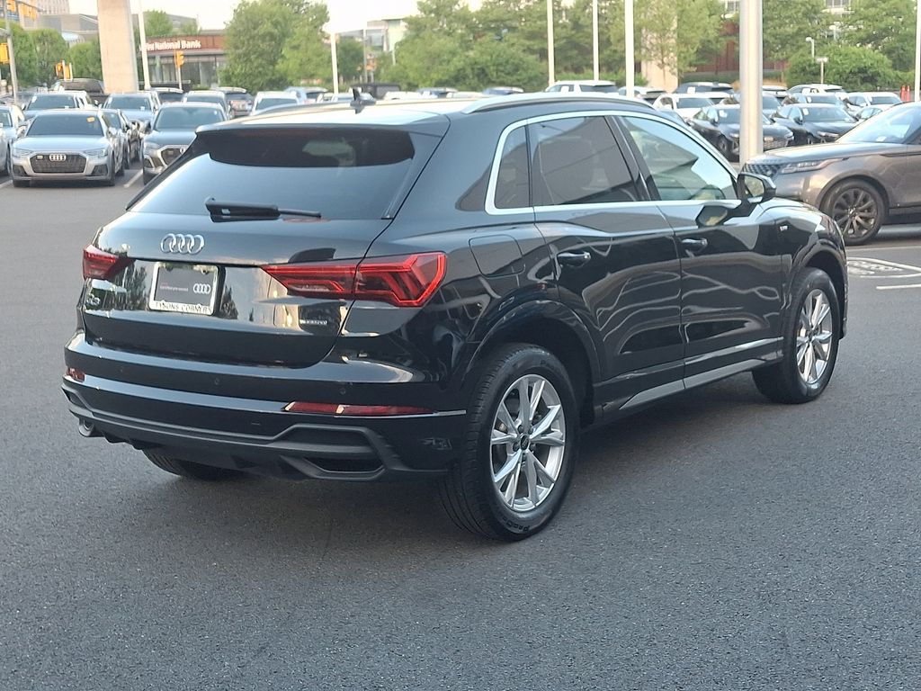 Thumbnail: 2023 Audi Q3 - 4