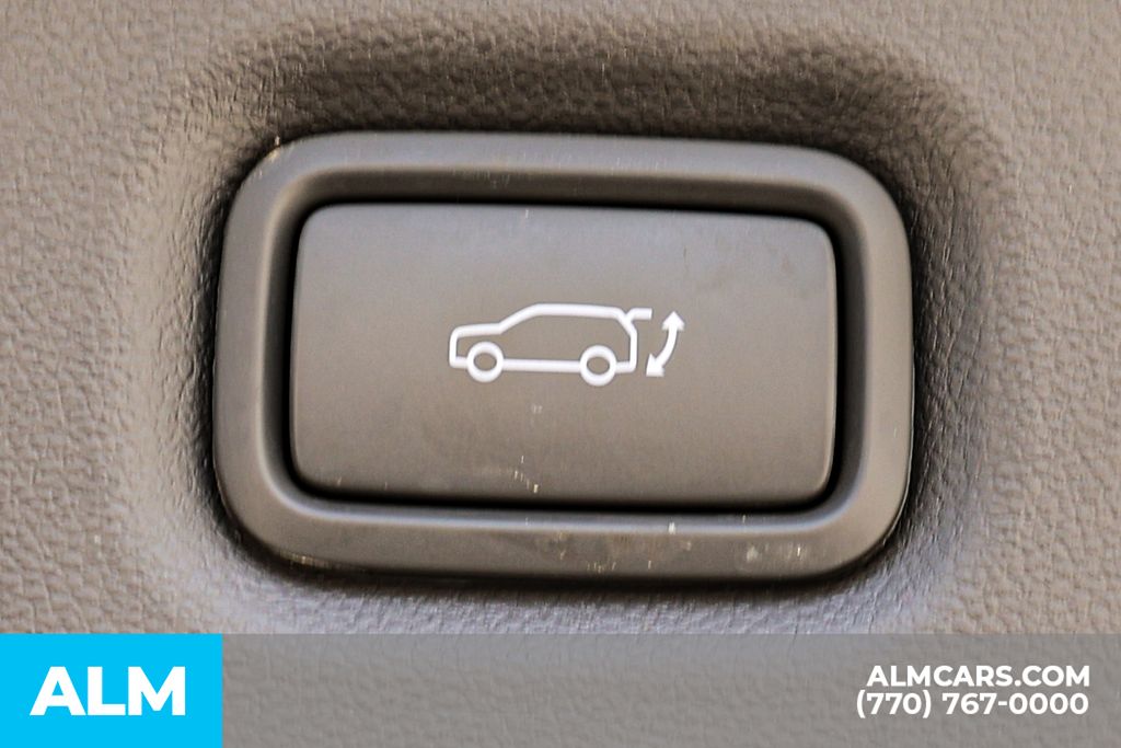 Used 2025 Blue Hyundai SEL image 24
