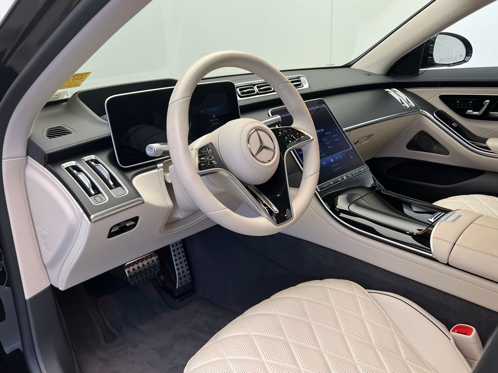 Thumbnail: 2024 Mercedes-Benz S-Class - 4