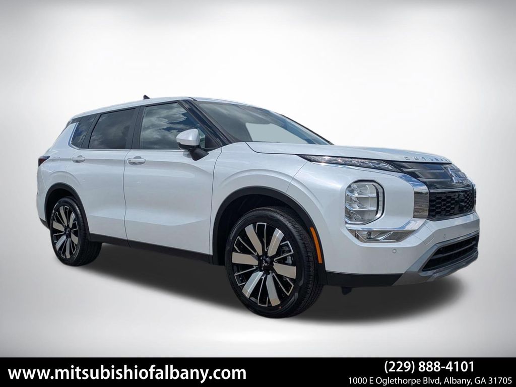 2026 Mitsubishi Outlander SE