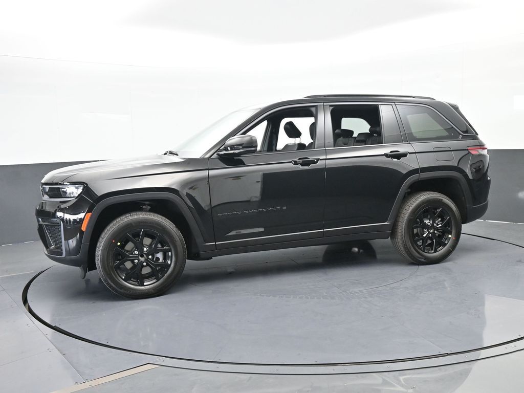 New 2026 Diamond Black Crystal Pearlcoat Jeep Laredo image 2