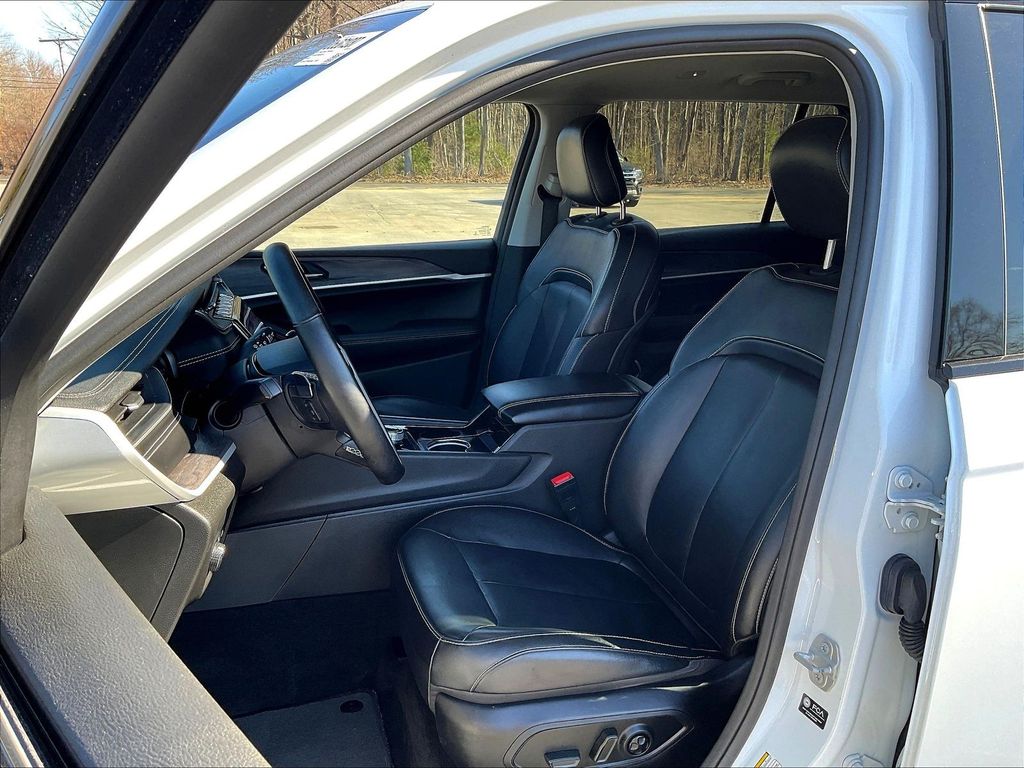 2022 Jeep Grand Cherokee L — photo 10