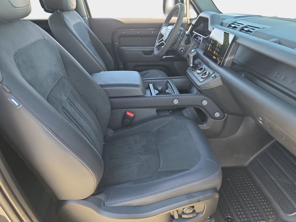Certified Used 2023  Land Rover Carpathian Edition image 10