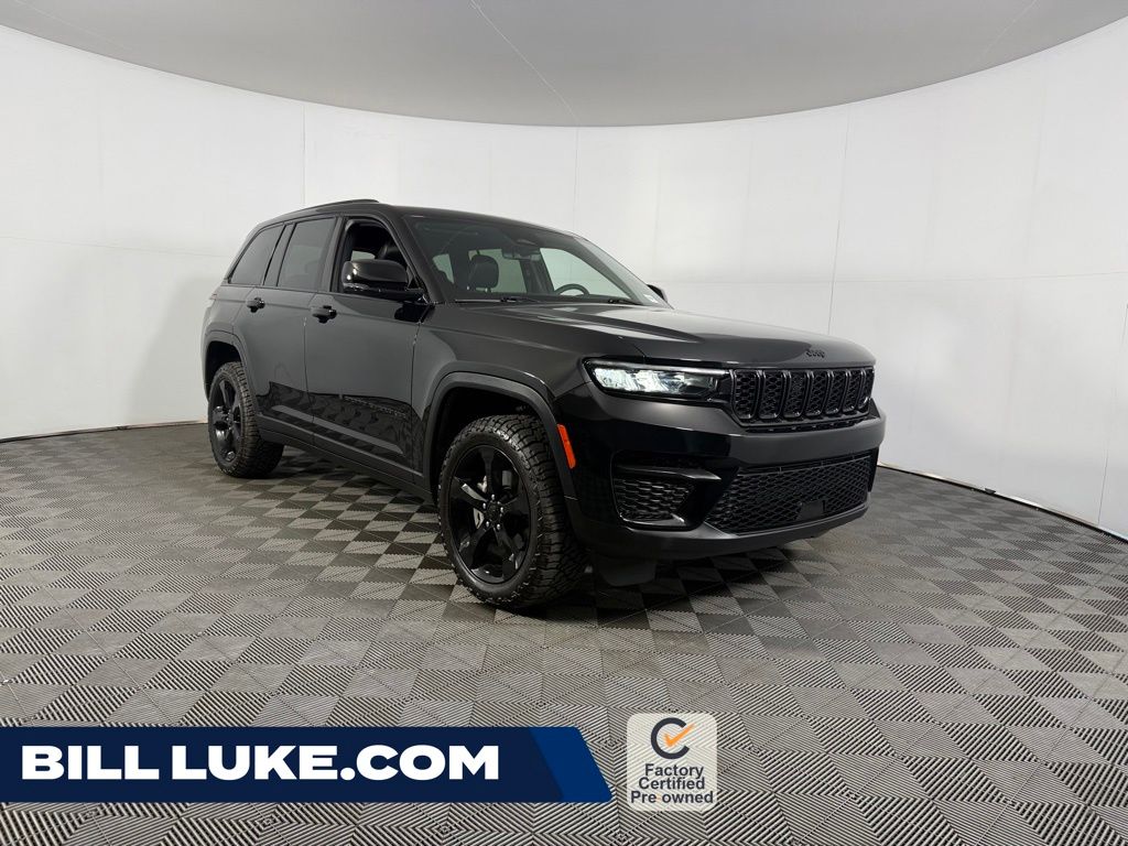 Diamond Black Crystal Pearlcoat 2025 Jeep Grand Cherokee SUV / Crossover Four-Wheel Drive 8-Speed Automatic