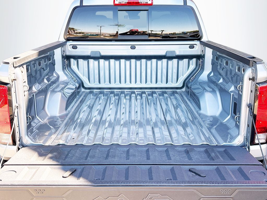 Thumbnail: 2025 Chevrolet Colorado - 27