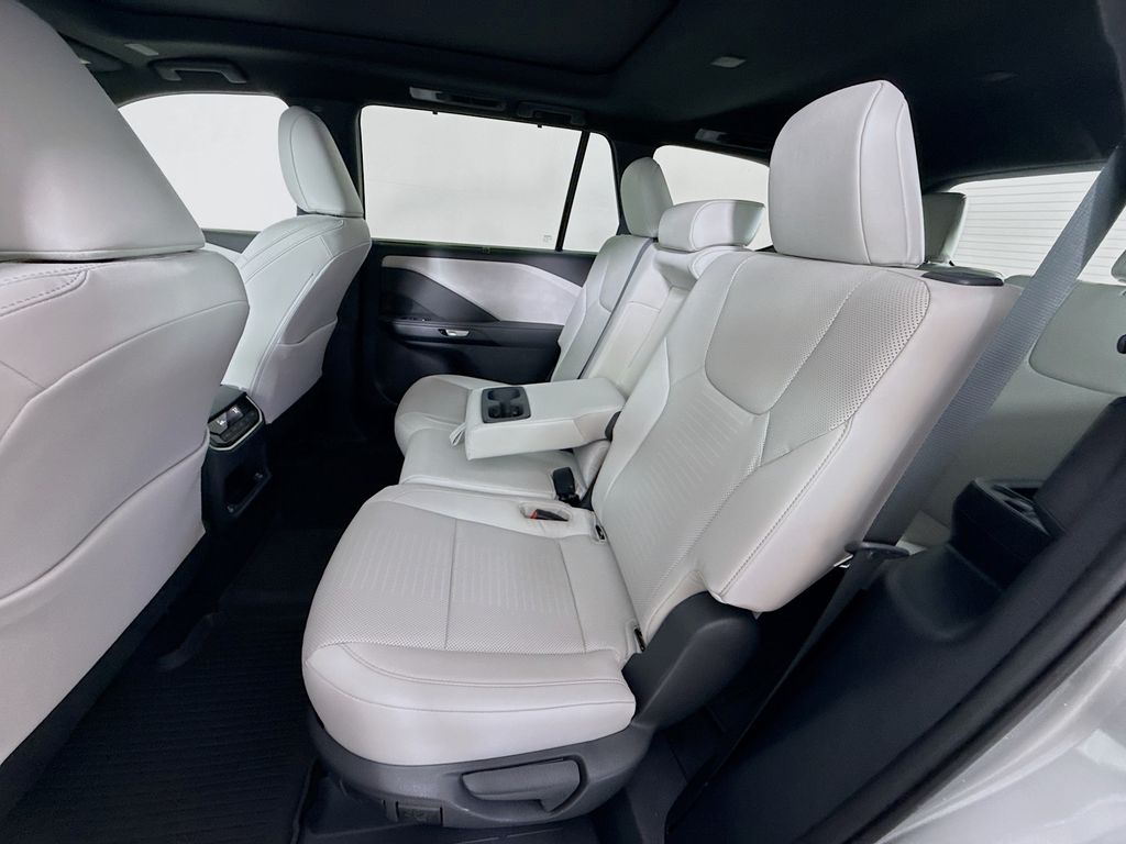 Thumbnail: 2025 Lexus TX - 25