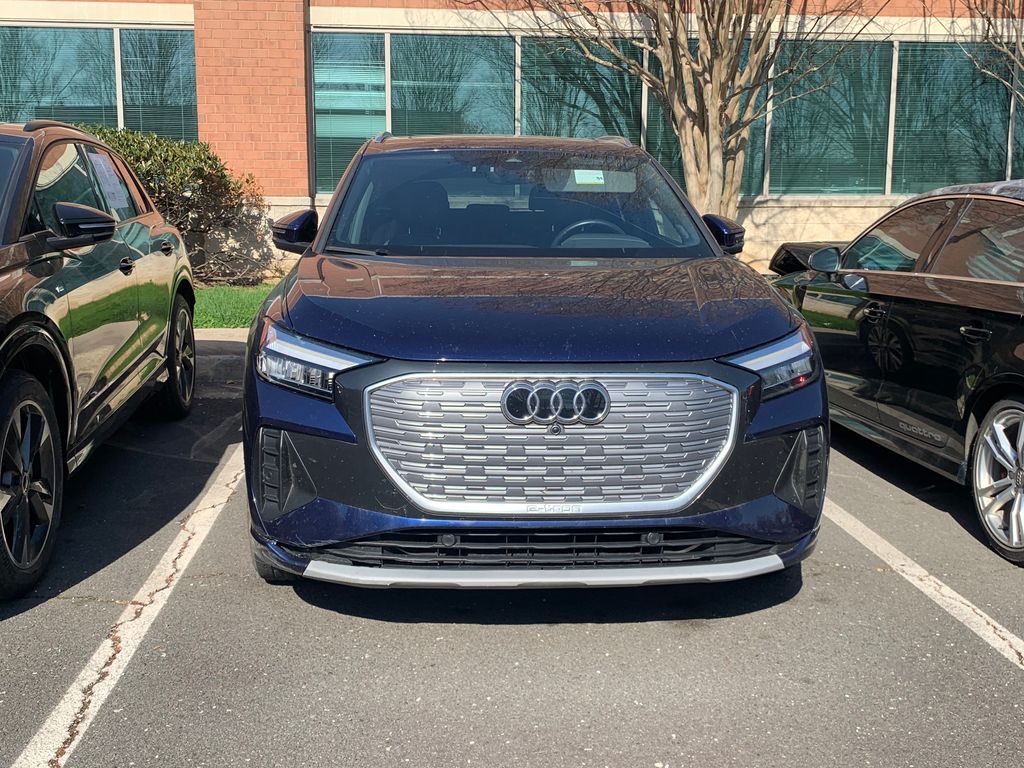 Thumbnail: 2023 Audi Q4 e-tron - 2