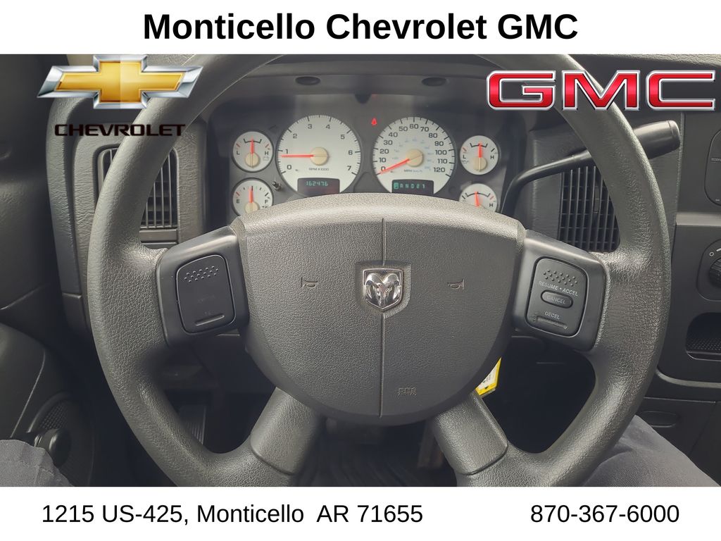 Bright White 2005 Dodge RAM 1500 Pickup Truck Rear-Wheel Drive 4-Speed Automatic Overdrive