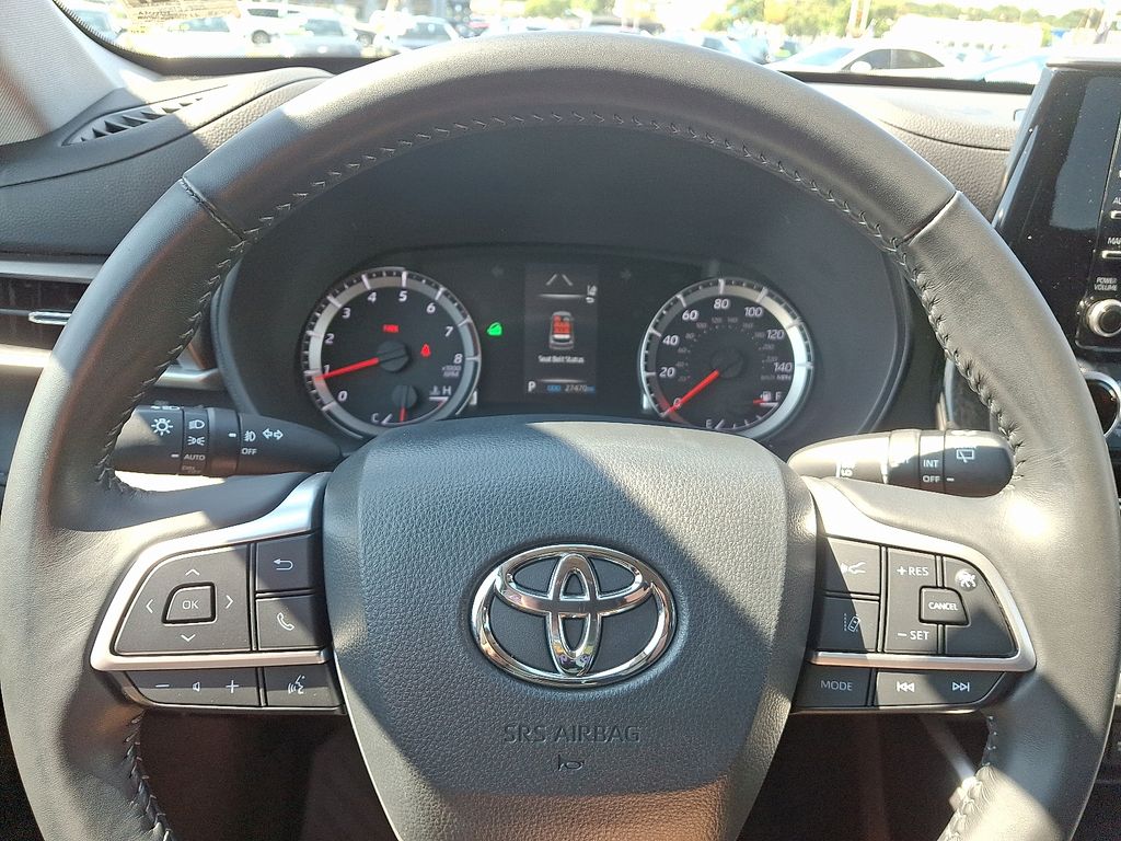 Thumbnail: 2022 Toyota Highlander - 19