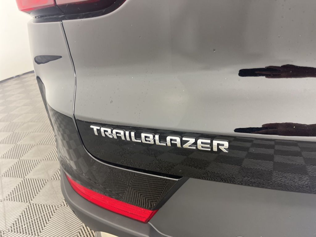 Thumbnail: 2026 Chevrolet TrailBlazer - 18